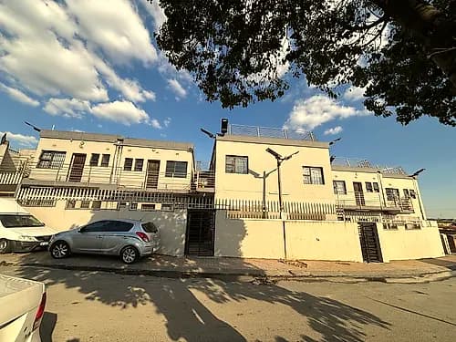 Jobe Mews photo