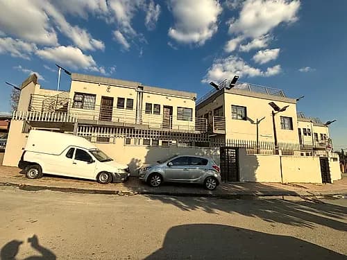 Jobe Mews photo