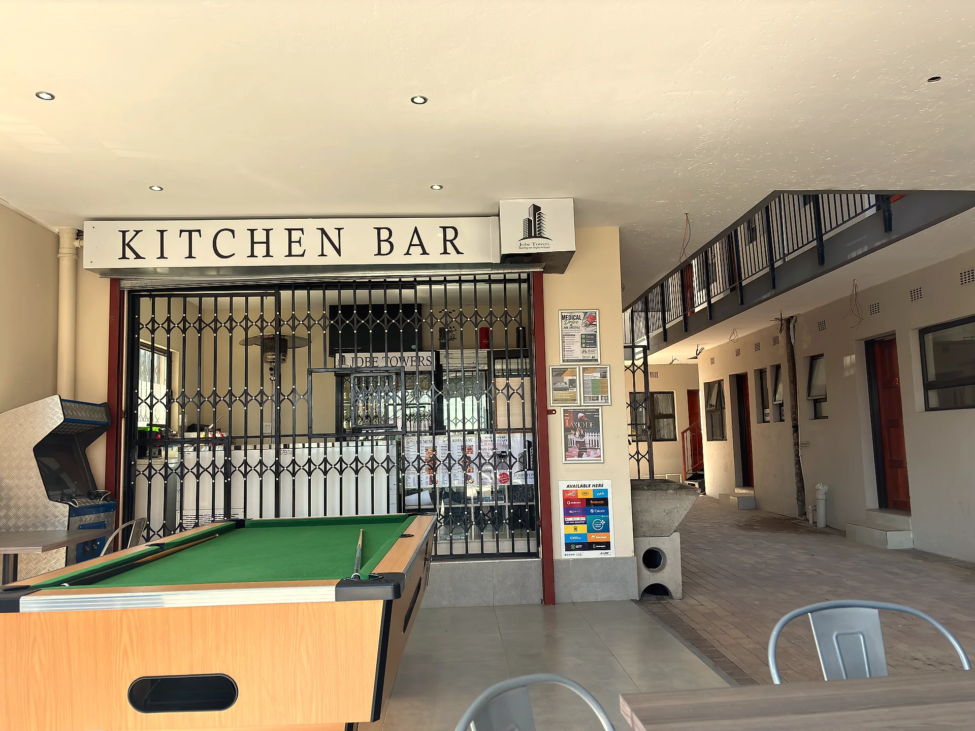 Kitchen bar and pool